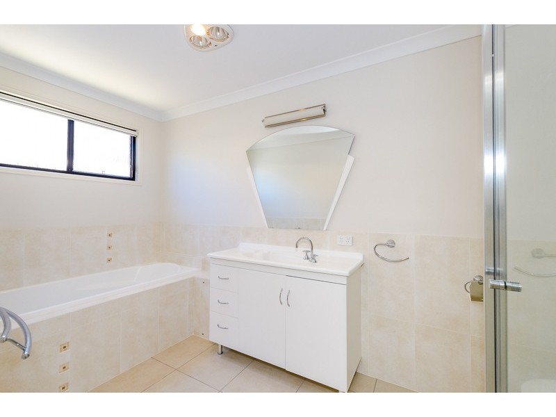 27 AGNES STREET, South Gladstone QLD 4680