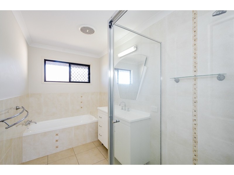 27 AGNES STREET, South Gladstone QLD 4680