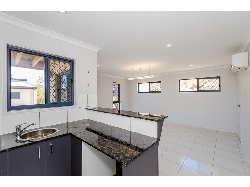 27a AGNES STREET, South Gladstone QLD 4680