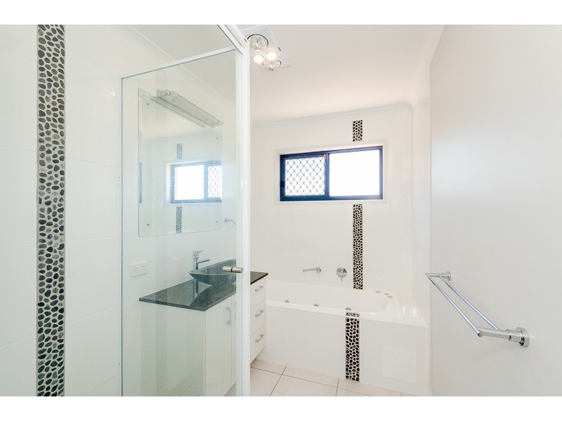 27a AGNES STREET, South Gladstone QLD 4680