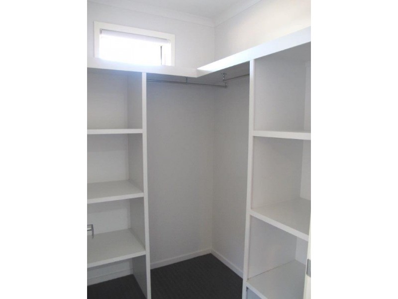 18 Bottlebrush Dr, Kirkwood QLD 4680