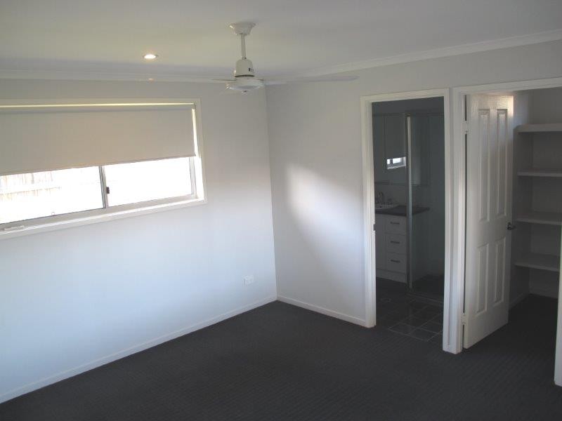 18 Bottlebrush Dr, Kirkwood QLD 4680