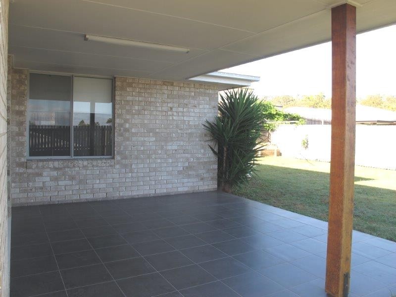 18 Bottlebrush Dr, Kirkwood QLD 4680