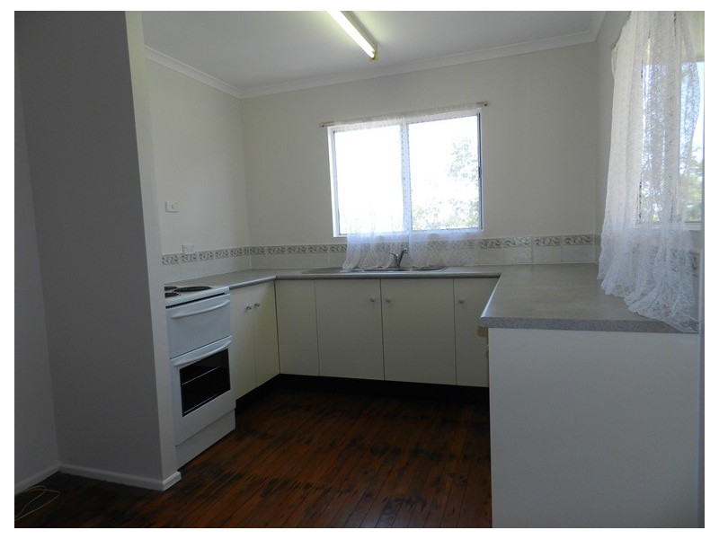 32 Wilson Street, New Auckland QLD 4680