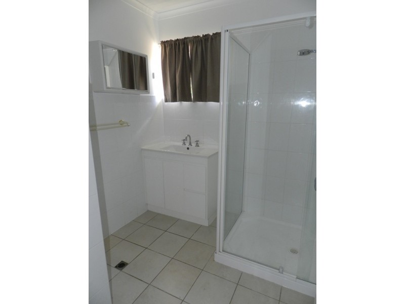 32 Wilson Street, New Auckland QLD 4680