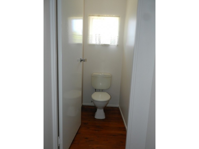 32 Wilson Street, New Auckland QLD 4680