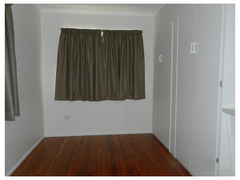 32 Wilson Street, New Auckland QLD 4680