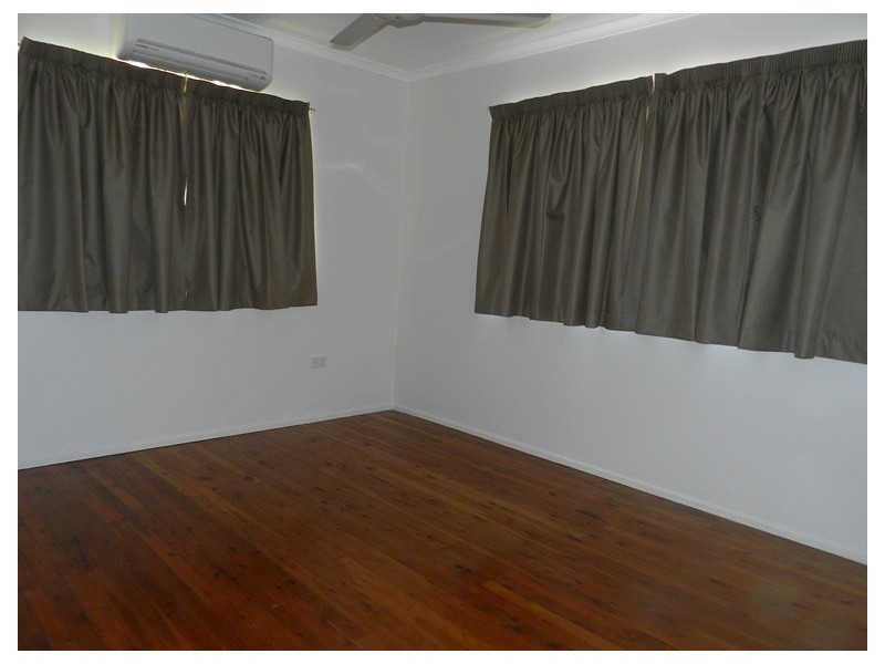 32 Wilson Street, New Auckland QLD 4680