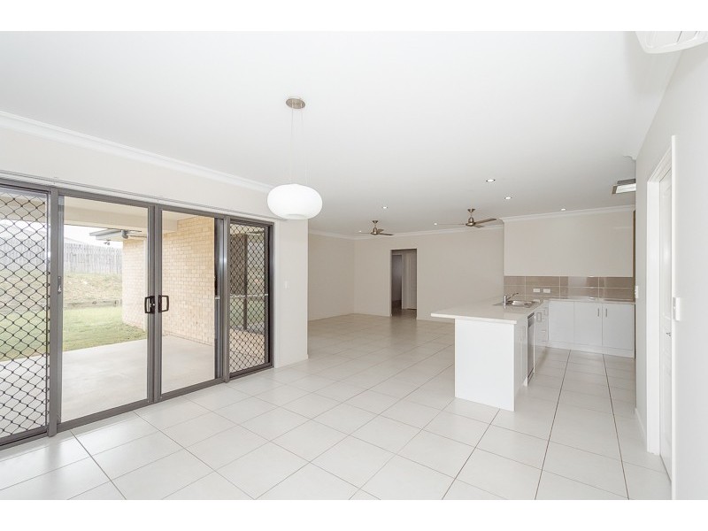 18 REDGUM DRIVE, Kirkwood QLD 4680
