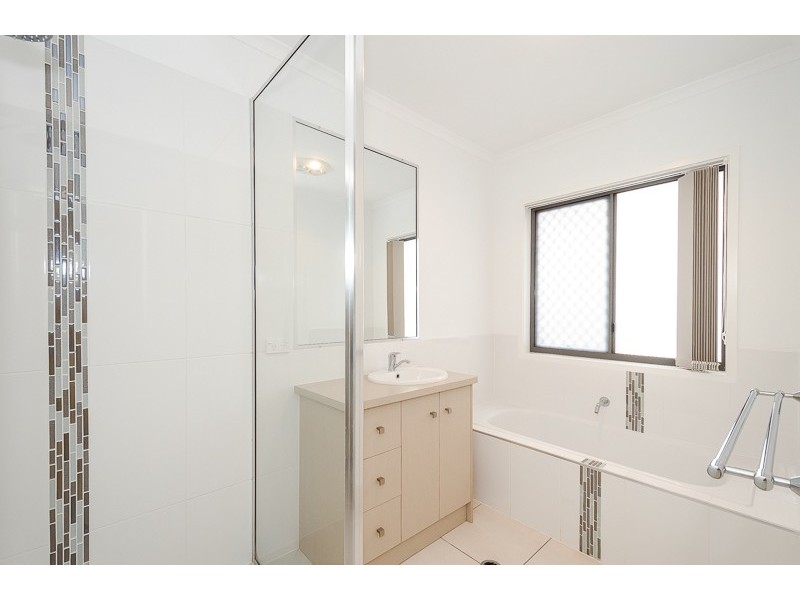 18 REDGUM DRIVE, Kirkwood QLD 4680
