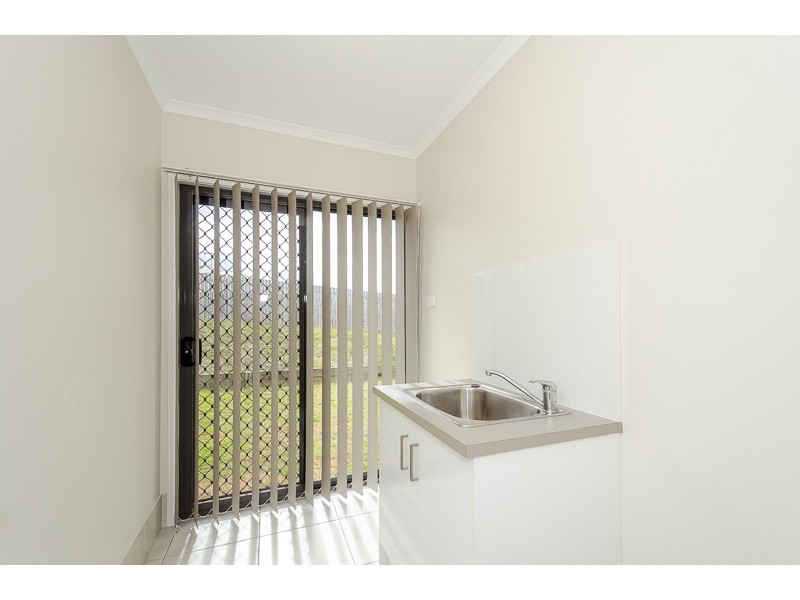18 REDGUM DRIVE, Kirkwood QLD 4680