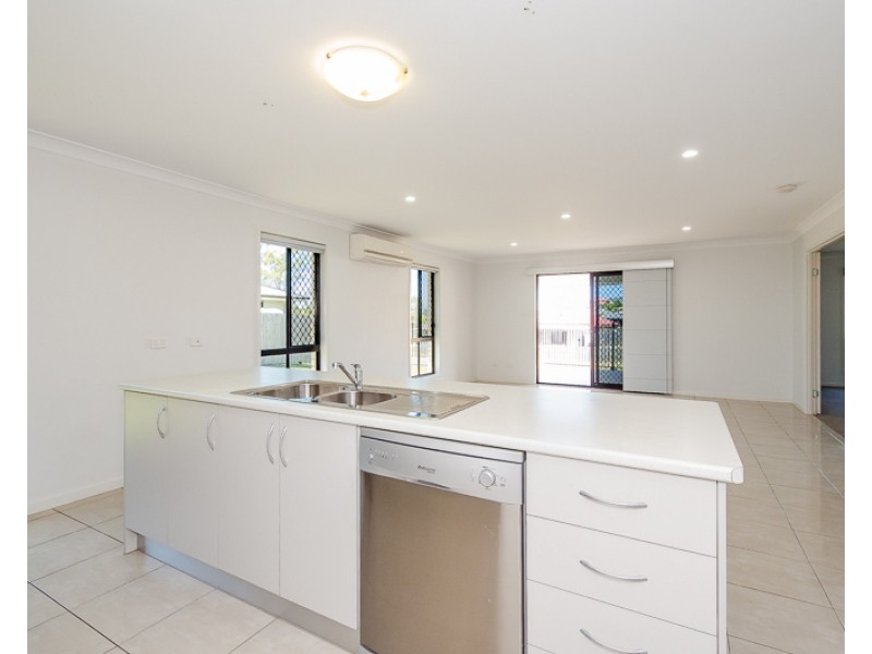 14 Oakdale Drive, Kirkwood QLD 4680