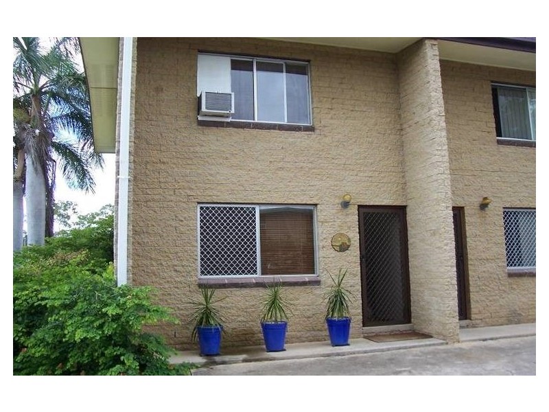 2 37 J HICKEY AVENUE, Clinton QLD 4680