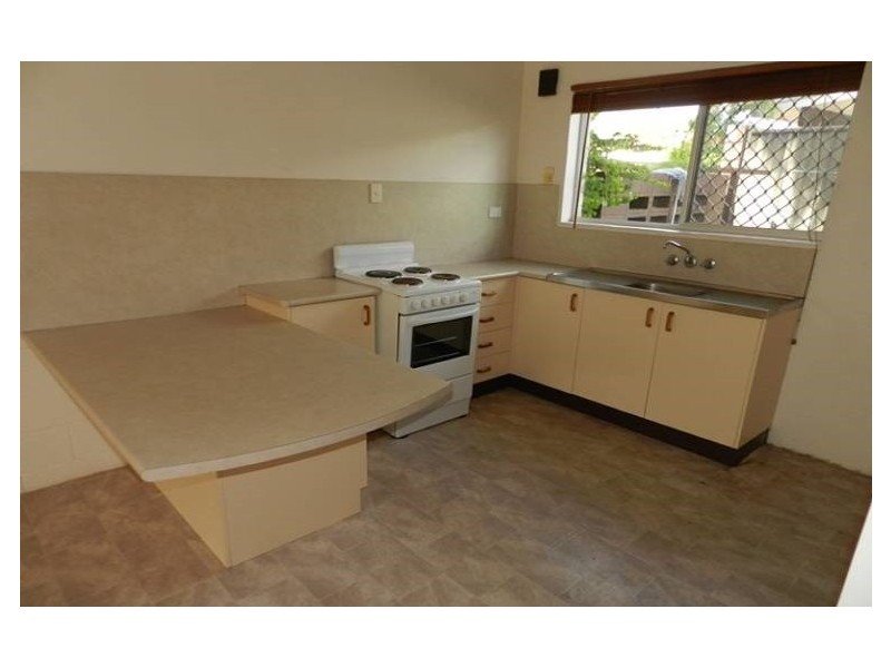 2 37 J HICKEY AVENUE, Clinton QLD 4680