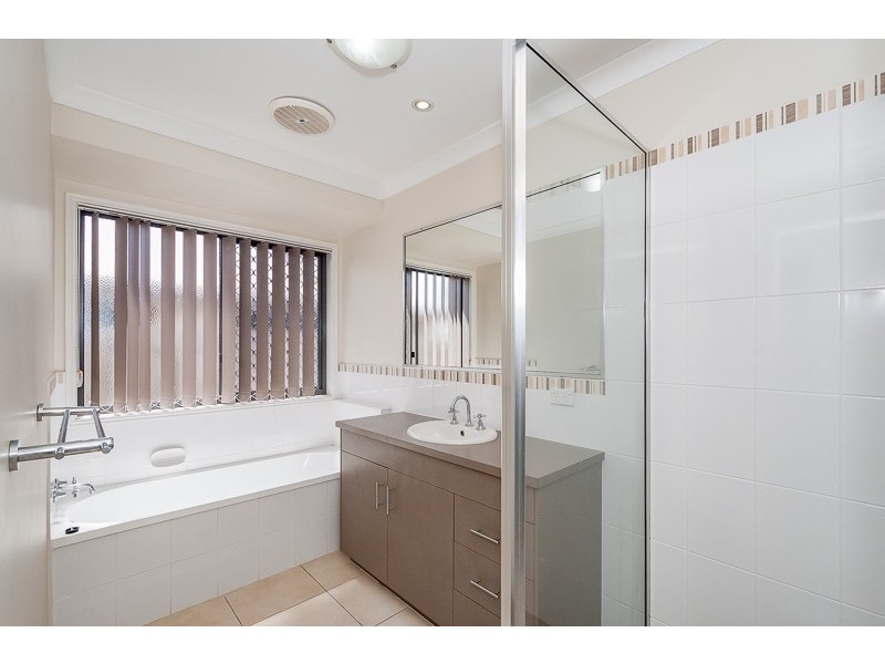 9 Larcom Rise, West Gladstone QLD 4680