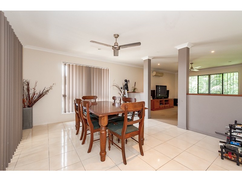 9 Larcom Rise, West Gladstone QLD 4680
