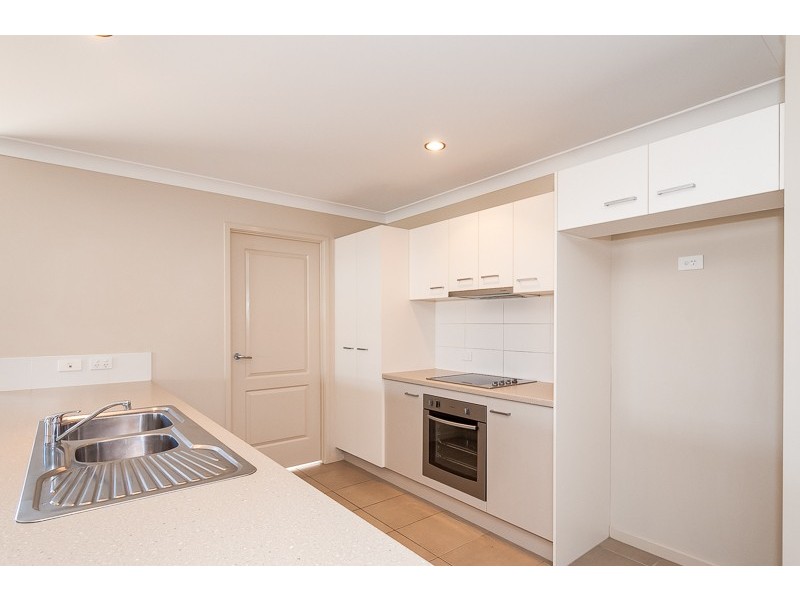 5 Kroombit Terrace, Kirkwood QLD 4680