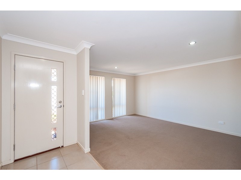 5 Kroombit Terrace, Kirkwood QLD 4680