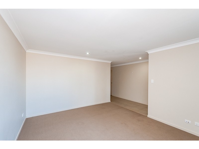 5 Kroombit Terrace, Kirkwood QLD 4680