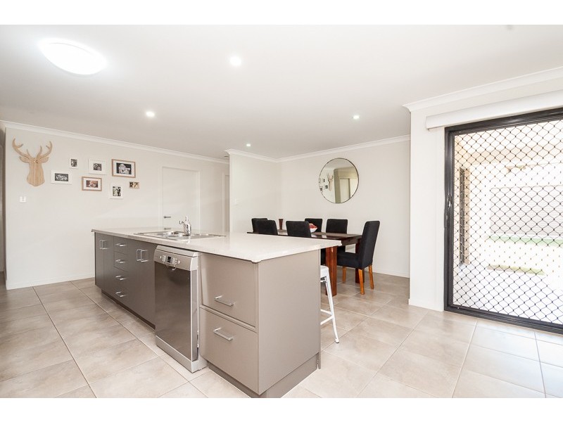 6 SPENCE COURT, Kirkwood QLD 4680