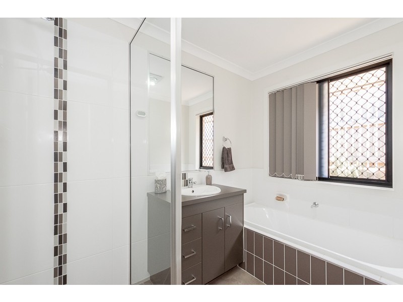 6 SPENCE COURT, Kirkwood QLD 4680