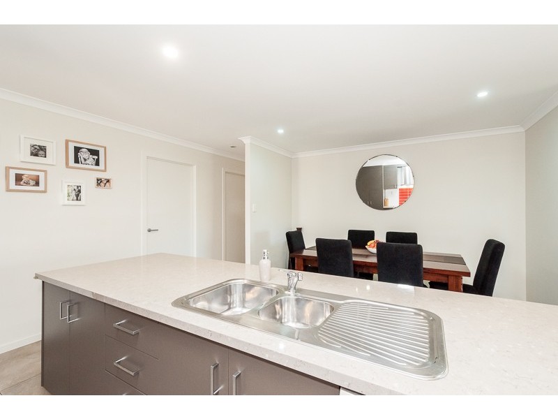 6 SPENCE COURT, Kirkwood QLD 4680