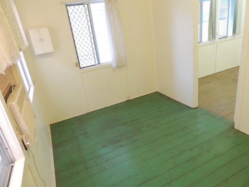 140 AUCKLAND STREET, Gladstone QLD 4680