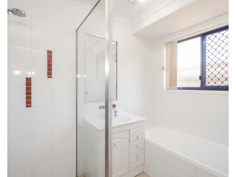 62 Col Brown Ave, Clinton QLD 4680