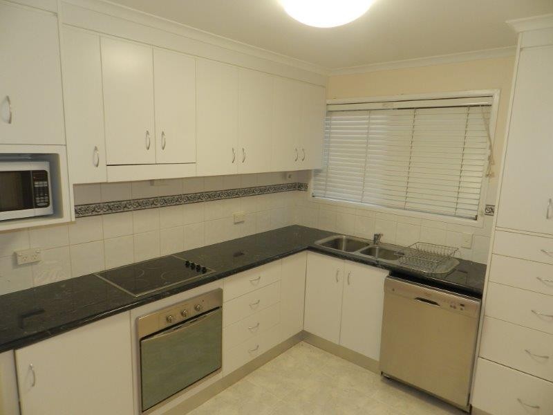 2/38 Marten St, South Gladstone QLD 4680