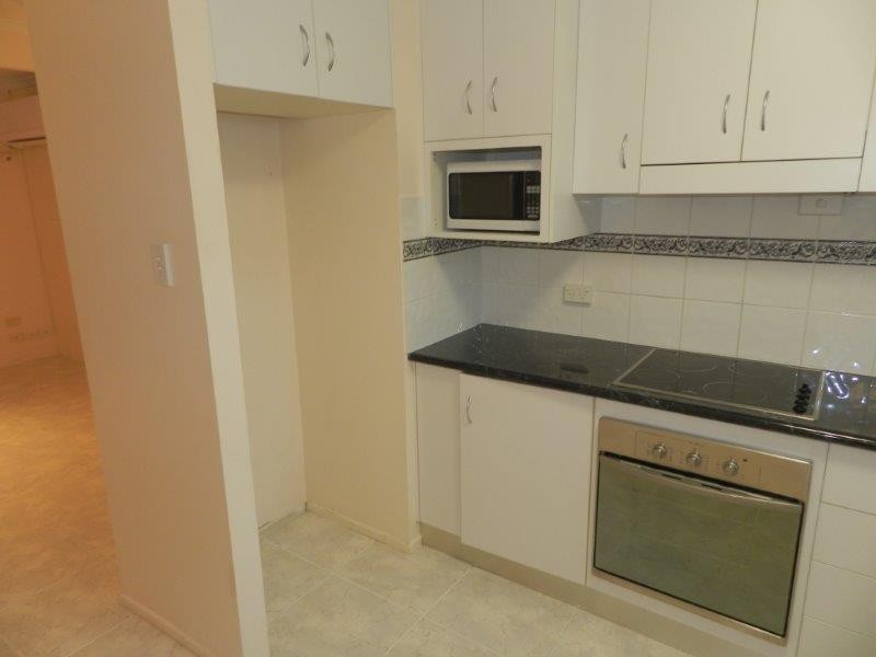 2/38 Marten St, South Gladstone QLD 4680