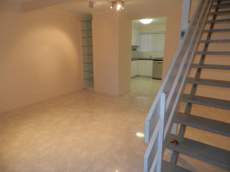 2/38 Marten St, South Gladstone QLD 4680