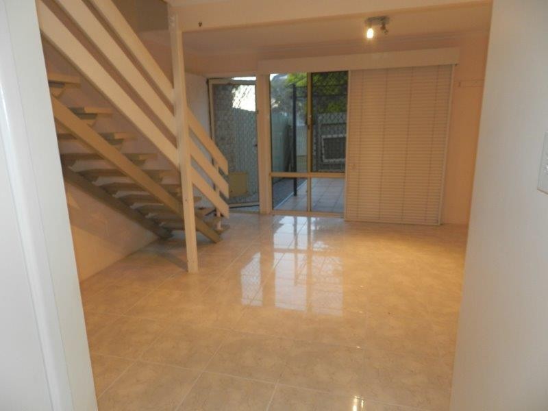 2/38 Marten St, South Gladstone QLD 4680