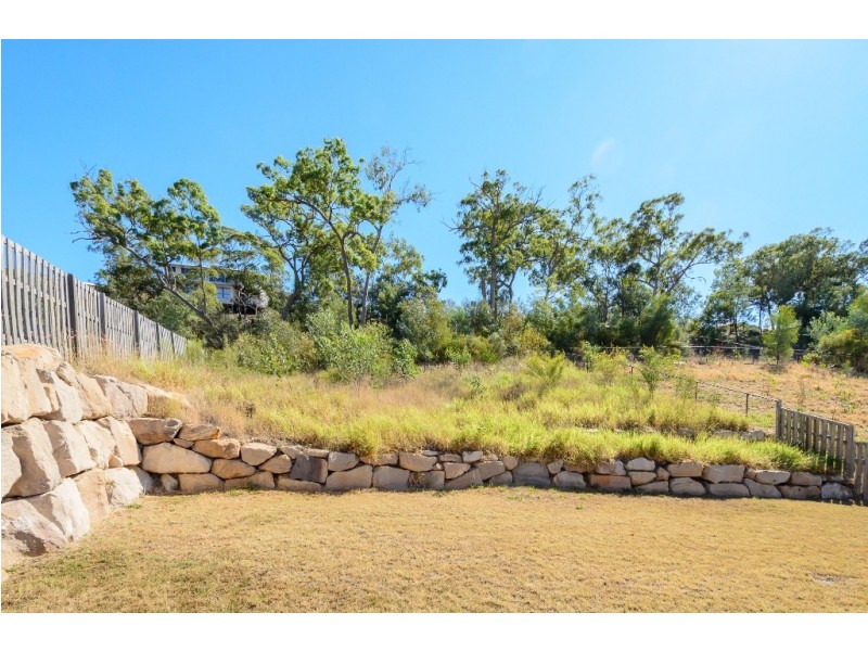 5 CARLSSON PLACE, Kirkwood QLD 4680