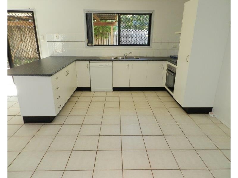 2/41 Park Street, West Gladstone QLD 4680