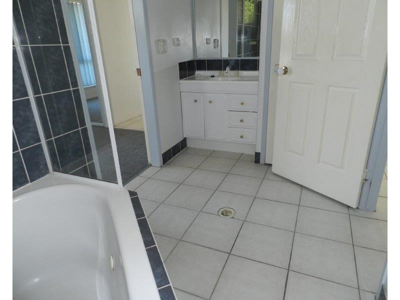 2/41 Park Street, West Gladstone QLD 4680