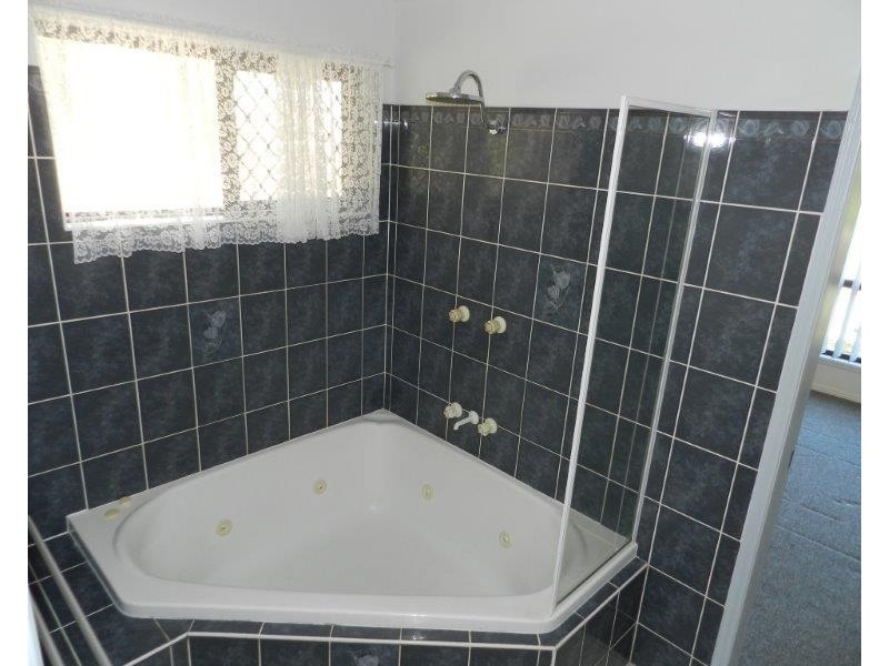 2/41 Park Street, West Gladstone QLD 4680