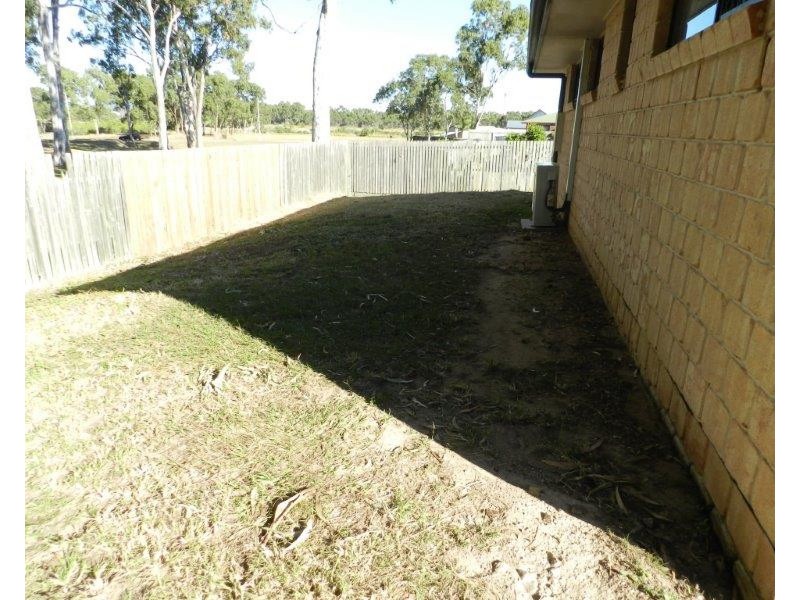 2/41 Park Street, West Gladstone QLD 4680