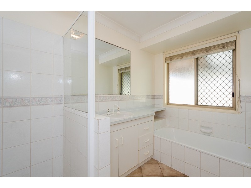 5 PALM COURT, Clinton QLD 4680