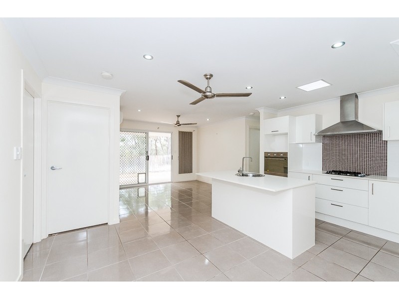 10 Christina Road, Clinton QLD 4680