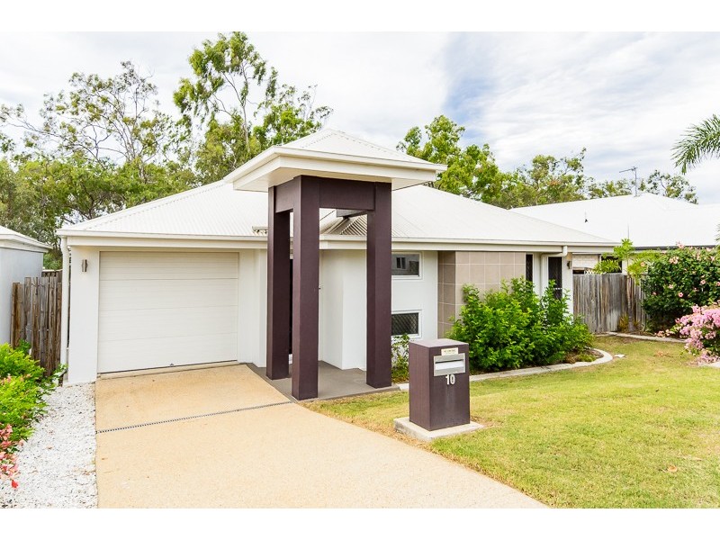 10 Christina Road, Clinton QLD 4680