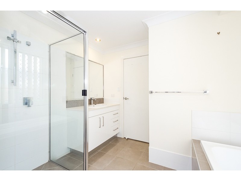 10 Christina Road, Clinton QLD 4680