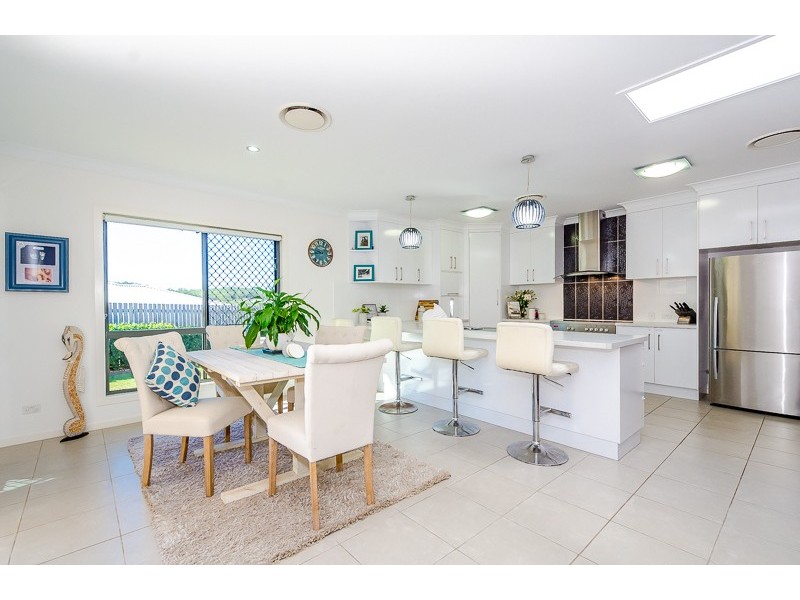 14 Spence Court, Kirkwood QLD 4680