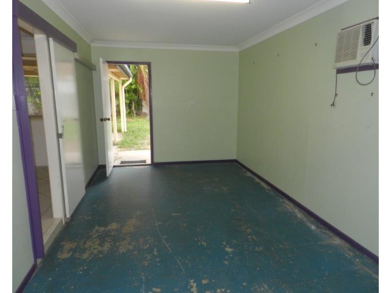 6 Palm Court, Clinton QLD 4680