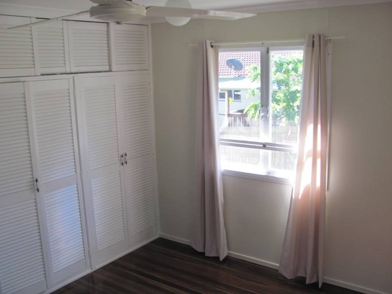 26 Charles Street, West Gladstone QLD 4680