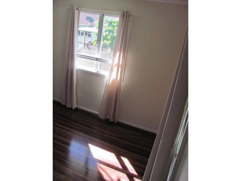 26 Charles Street, West Gladstone QLD 4680