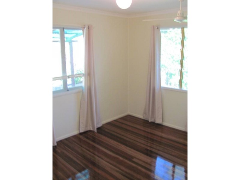 26 Charles Street, West Gladstone QLD 4680