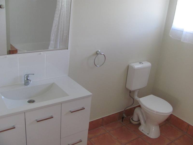 26 Charles Street, West Gladstone QLD 4680