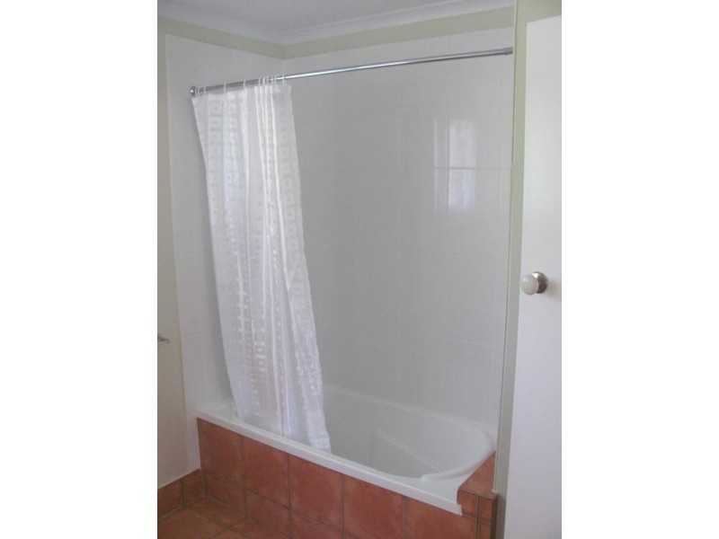 26 Charles Street, West Gladstone QLD 4680