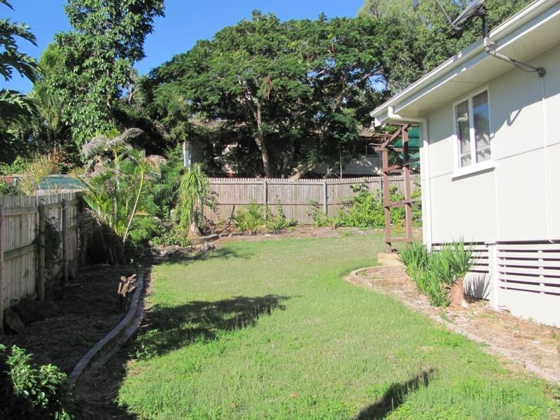 26 Charles Street, West Gladstone QLD 4680