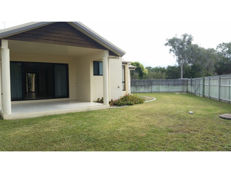 1/6 Lulu Court, Bushland Beach QLD 4818